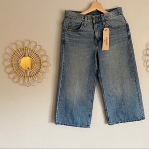 Wide Leg Cropped Levi Jeans